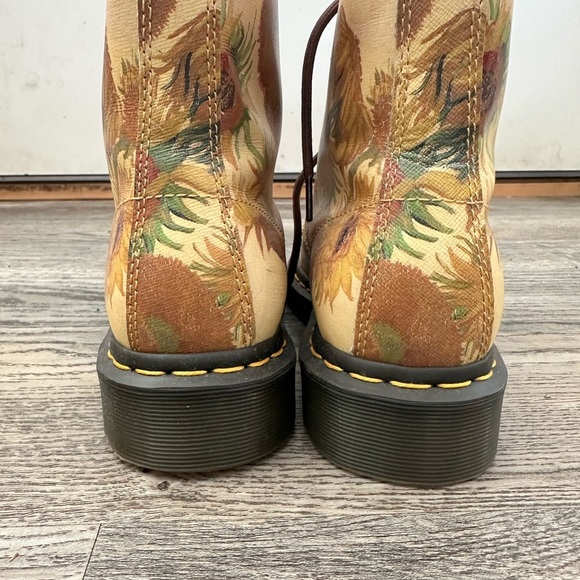 Limited Edition Dr. Doc Martens Van Gogh Sunflower Painting Design Boots Sz 7 Wo - Picture 7 of 9